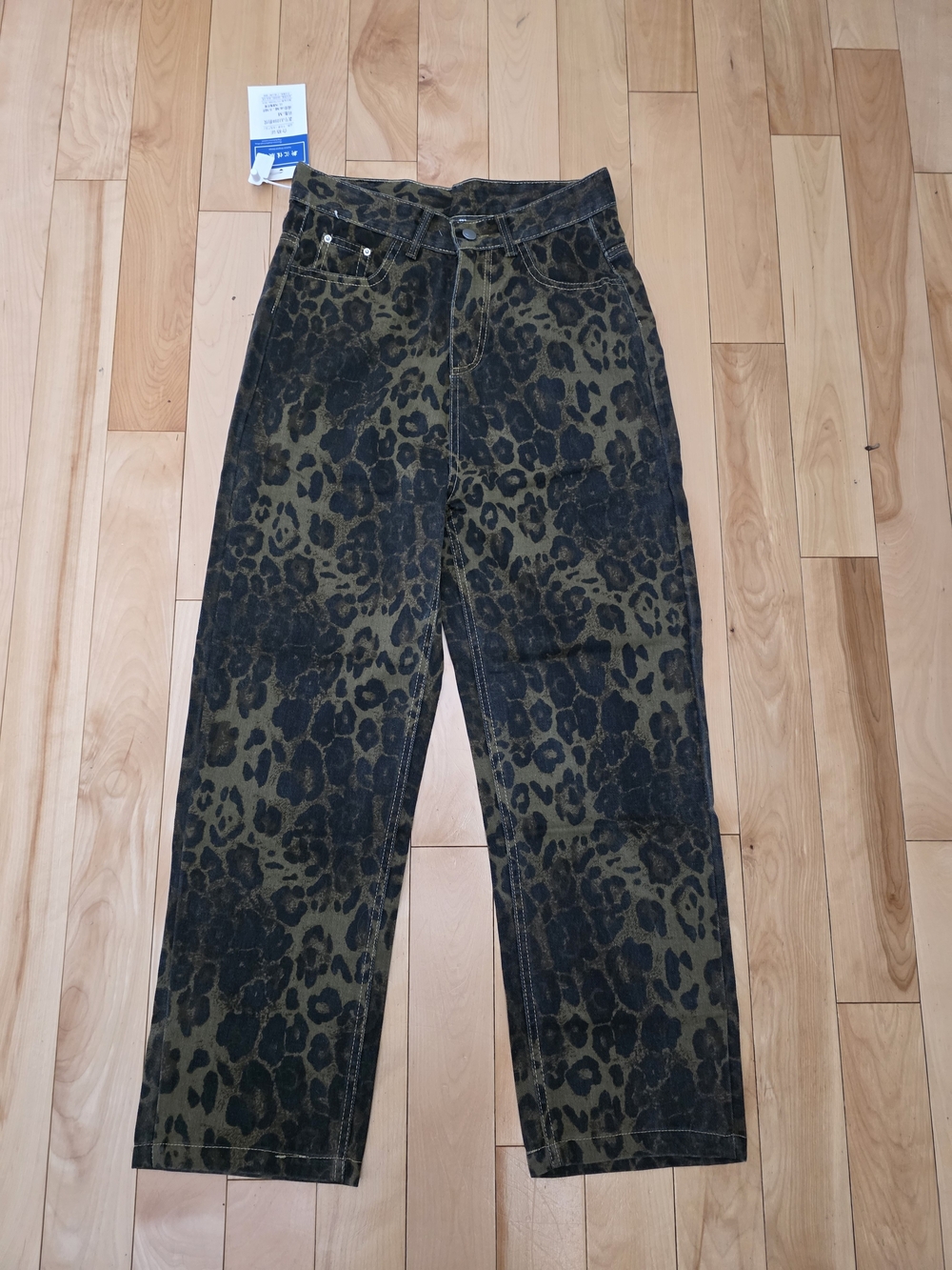 Women's leopard print fashion jeans sz M *new*